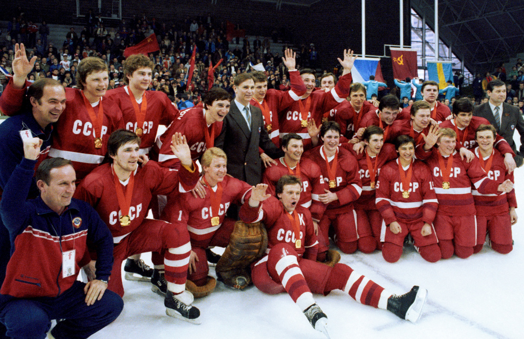 1983. Олимпийские чемпионы 1984 года - сборная СССР (1).jpg